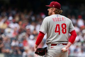 Susto en la MLB: Lanzador de los Phillies se desploma por un paro cardíaco