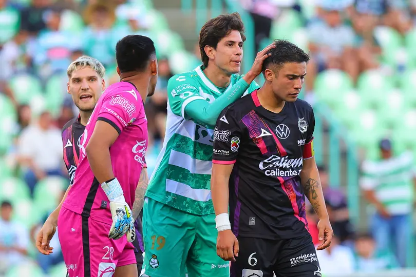 Santos disputando partido contra Puebla | MEXSPORT