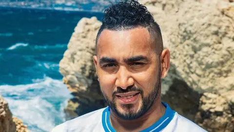 Payet portando la jersey del Olympique de Marsella l INSTA: @payetdimitri27