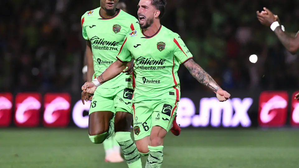 Celebración de Monchu en el Juárez vs. Tigres | MexSorts