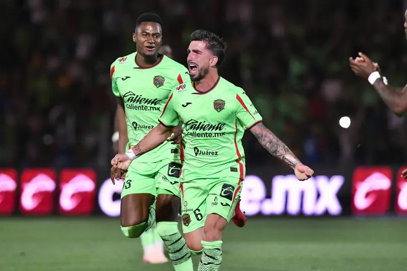 Celebración de Monchu en el Juárez vs. Tigres | MexSorts