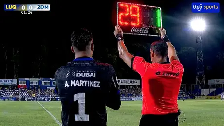 ¡Inédito! Portero inicia como titular y lo sacan en menos de minutos en el futbol paraguayo