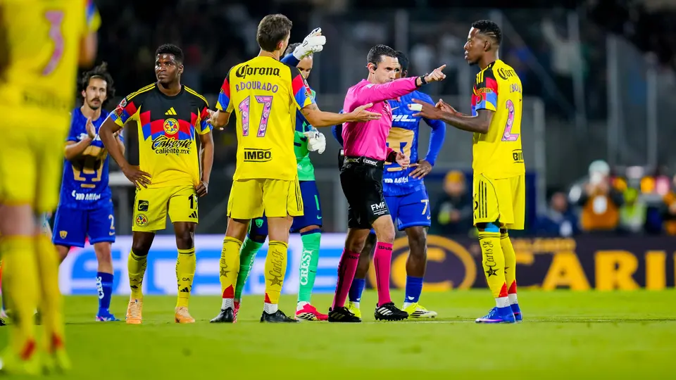 Pumas vs América en CU | IMAGO7