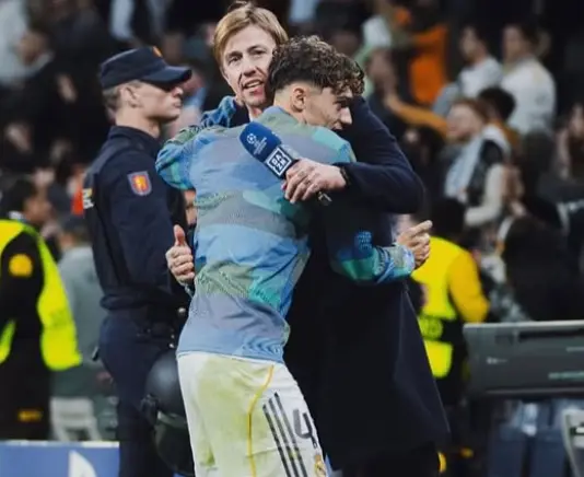 Guti Hernández abrazando a un jugador l INSTA: @guty14haz
