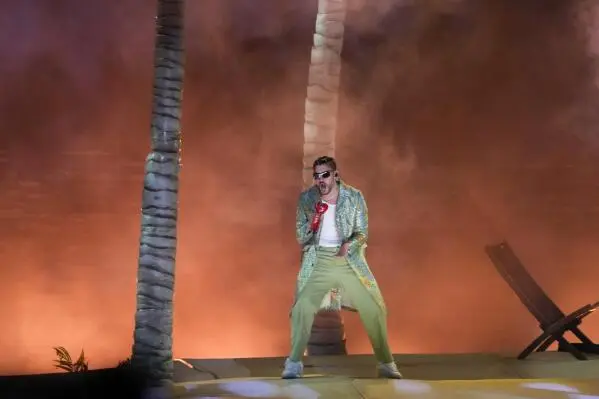 El disco lanzado en 2022 consolidó a Bad Bunny como una de las figuras más influyentes del streaming global. / AP