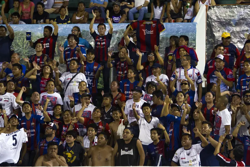 Afición de Atlante en el Clausura 2014 de la Liga MX | IMAGO 7