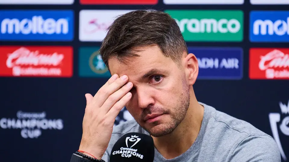 Nicolás Larcamón no pudo con el trabajo de entrenador de Cruz Azul | MEXSPORT