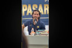 Se 'rompe' Bennevendo al recordar a familiar