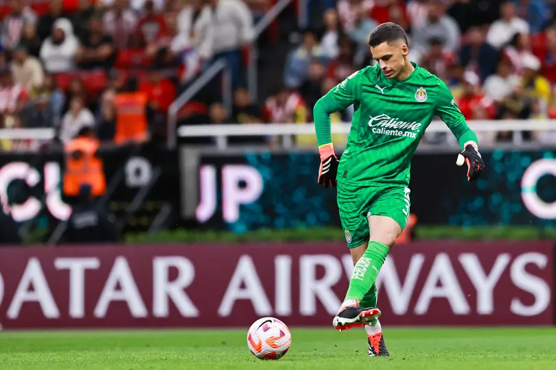 Óscar Whalley ya había jugado en amistosos con Chivas | MEXSPORT