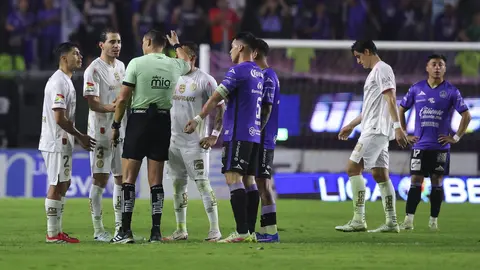 El Gato Ortiz expulsó a Marcel Ruiz | IMAGO7