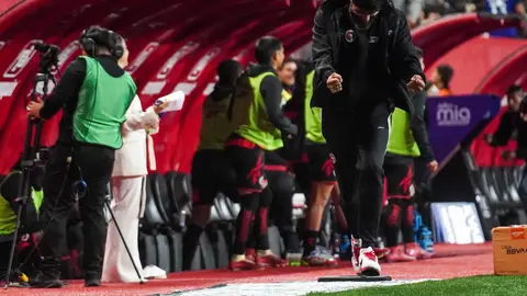 Sebastián Abreu festejando los goles de Tijuana