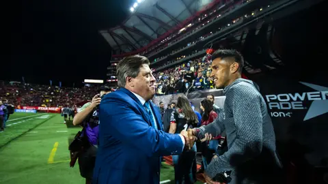 Miguel Herrera y Juan Carlos Valenzuela en Liga MX | IMAGO7