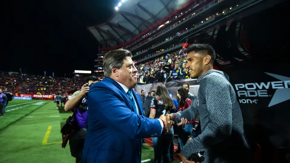 Miguel Herrera y Juan Carlos Valenzuela en Liga MX | IMAGO7