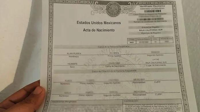 Se elimina cualquier referencia al estado civil en actas de nacimiento.