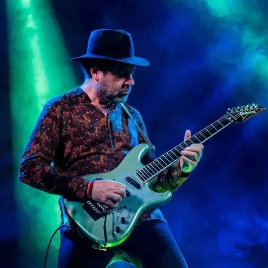 El guitarrista y arreglista mexicano fue hospitalizado de emergencia desde el pasado 19 de mayo. / FB @alejandromarcovich