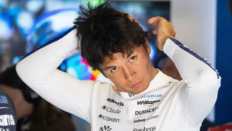 Alex Albon, piloto de Williams, sufre desafortunado accidente con una marmota