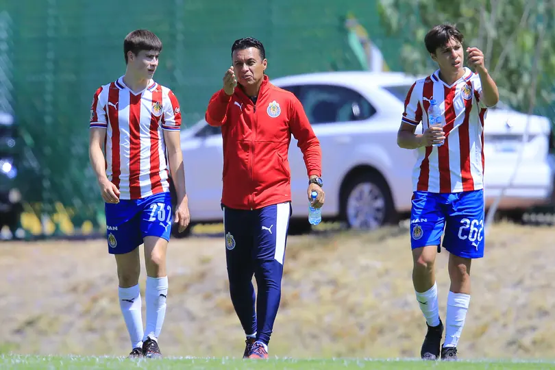 Armando González y Mateo Chávez en las inferiores de Chivas | IMAGO7
