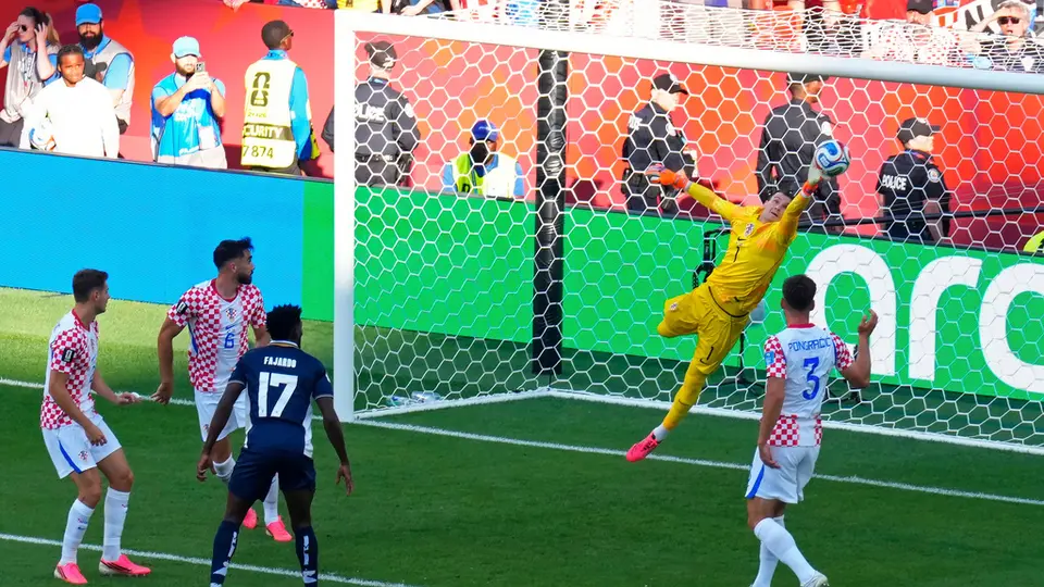 Remate de Panamá que se estrelló en el travesaño de Croacia | AP
