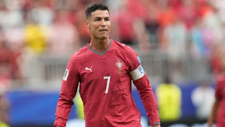 Periodista mexicano provoca incómodo momento a Cristiano Ronaldo y lo manda ‘a volar’