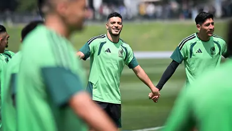 Jugadores de México se divierten en entrenamiento previo al duelo contra Chequia