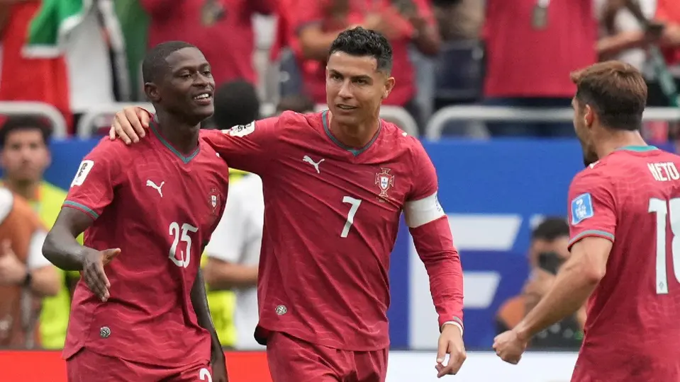 Cristiano Ronaldo marca doblete y comanda goleada de Portugal | AP