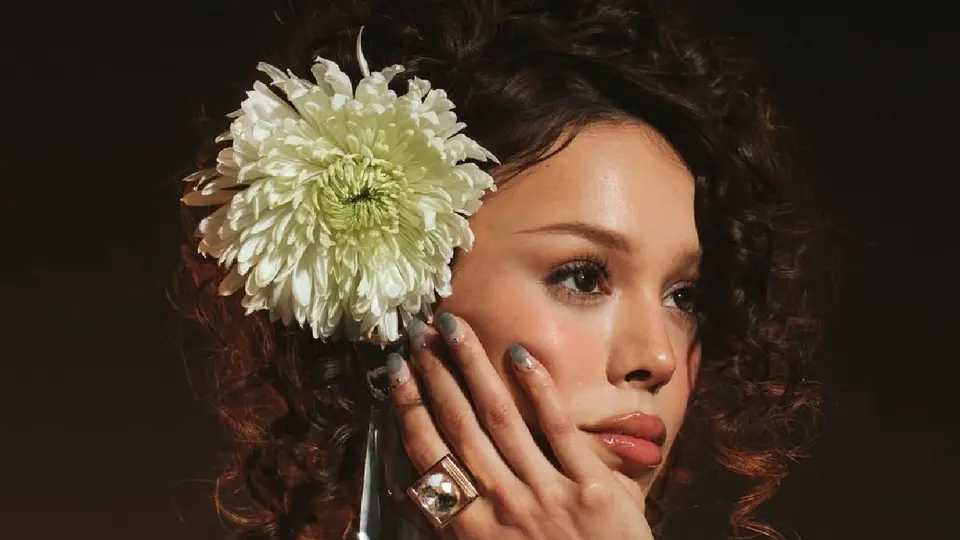 La artista mexicana Danna Paola estrena Danna Visions: La Serie / Ig @Danna