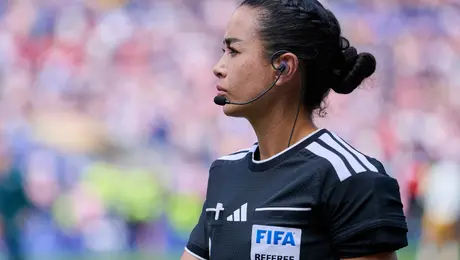 ¿Quién es Katia Itzel García? La árbitra mexicana que ya hizo historia en el Mundial 2026