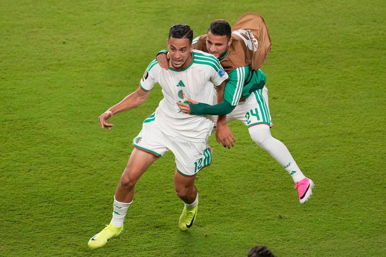 Nadhir Benbouali, jugador de Argelia | AP