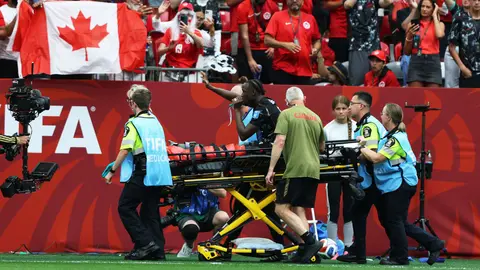 Ismaël Koné sufrió una dura lesión en el partido contra Qatar | MEXSPORT