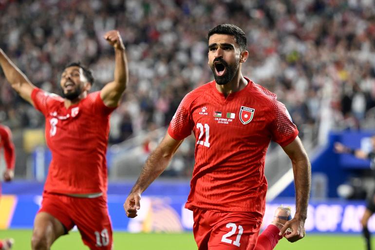 Nizar Al-Rashdan, en festejo de gol | AP