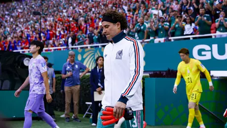 "Es una leyenda": Alexis Vega opinó sobre la posible titularidad de Memo Ochoa con México