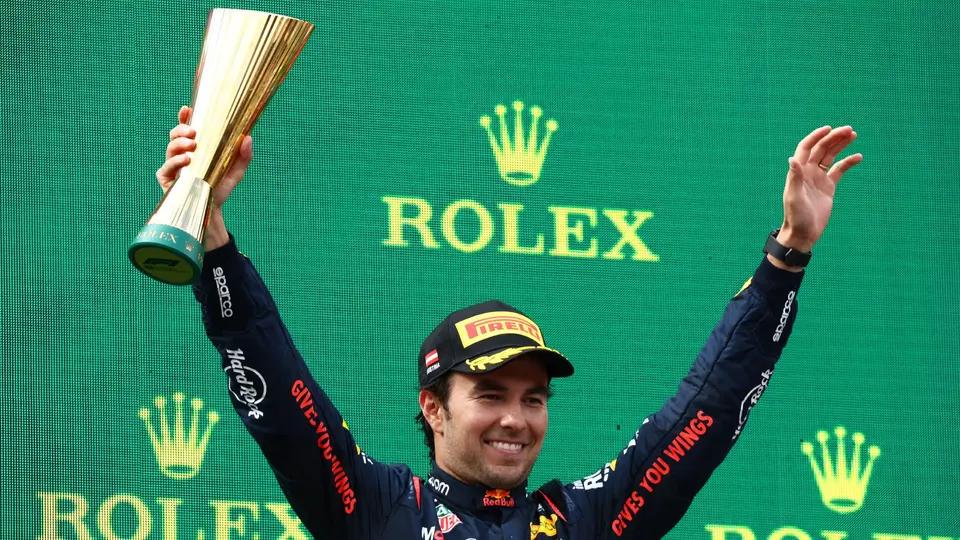 Checo Pérez en el podio en el Gran Premio de Austria 2023 | RED BULL