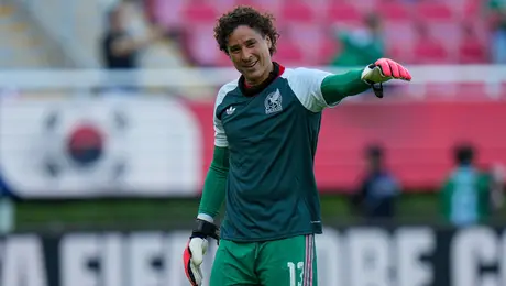 Memo Ochoa recibe dedicatoria especial de Cristian Castro
