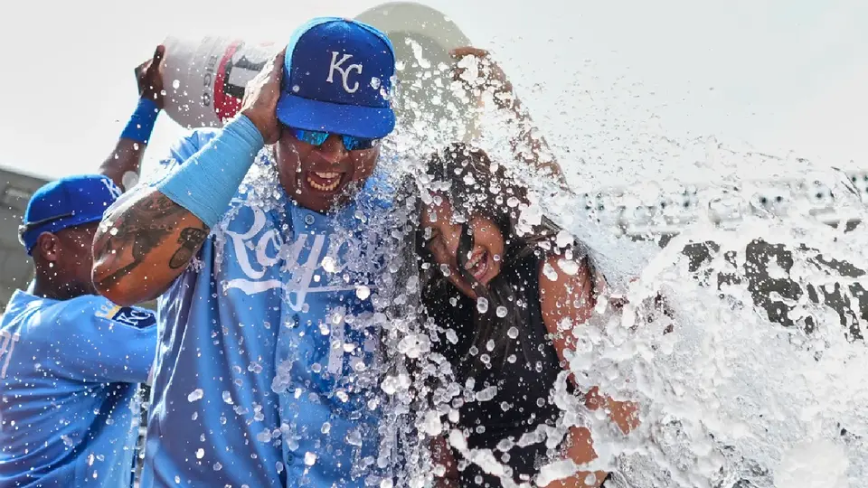 Salvador Pérez igualó histórica marca con los Royals en su victoria ante los Giants