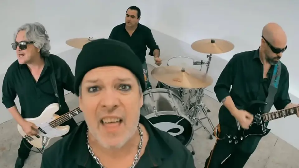 Su irreverencia los hizo populares en un tiempo donde todo estaba lleno de pop / FB: @cucaoficial