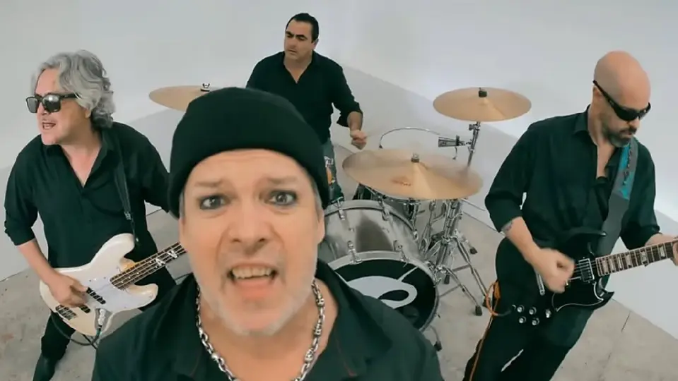 Su irreverencia los hizo populares en un tiempo donde todo estaba lleno de pop / FB: @cucaoficial