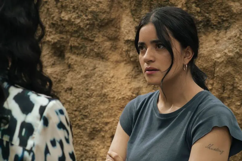 Entre improvisaciones, largas jornadas y muchas risas, Miguel Rodarte, Paulina Gaytán y Tessa Ía construyeron la química que hoy se refleja en La Banda./ ViX