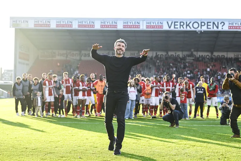 Mark van Bommel, entrenador neerlandés | AFP