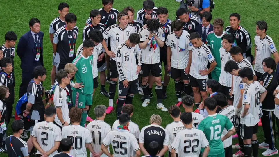 Seleccionados japoneses tras perder ante Brasil | AP