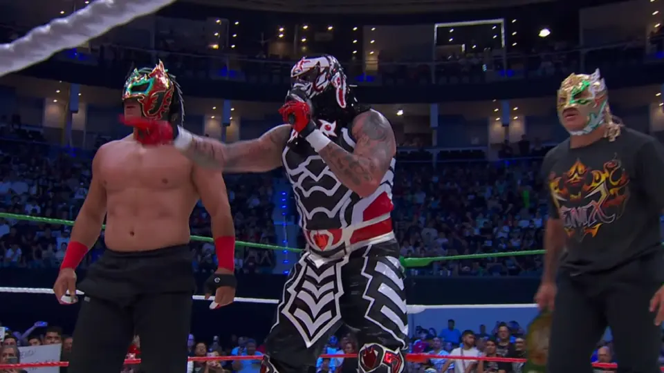 ¡Penta rechaza a Los Perros del Mal! El enmascarado pacta lucha de tercias para Ola de Calor