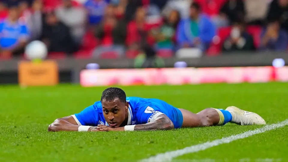 Willer Ditta en lamento durante el partido de Cruz Azul contra Atlas | IMAGO 7