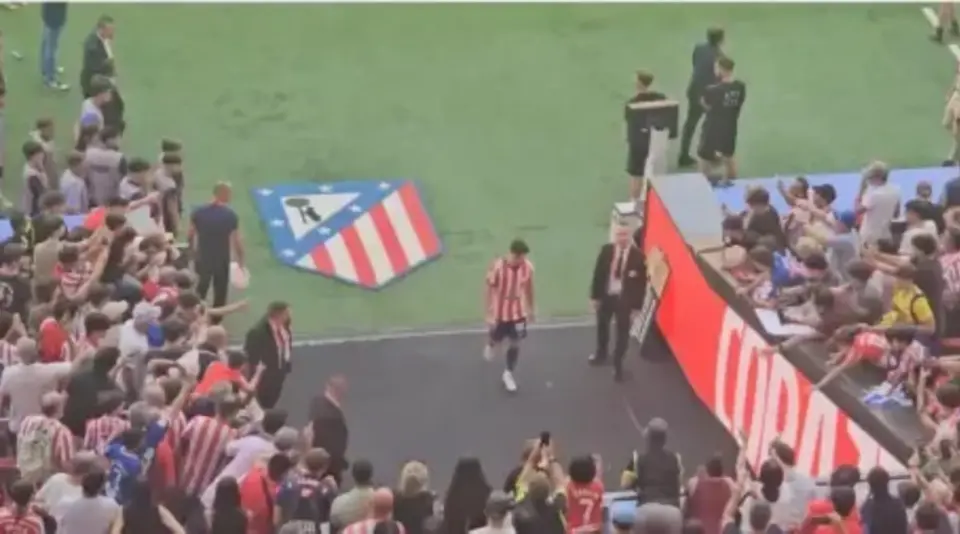 Julián Álvarez se retiró sin saludar a la afición | CAPTURA DE PANTALLA