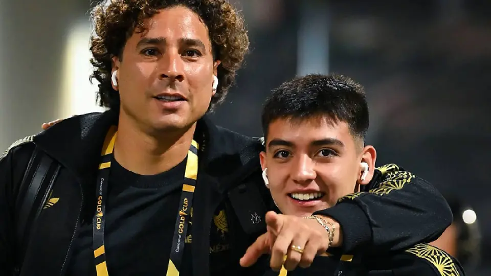 Guillermo Ochoa y Gilberto Mora en Selección Mexicana | IMAGO7
