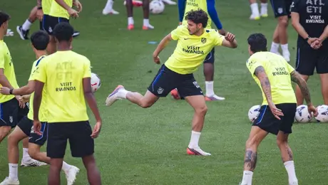 Presidente del Atlético de Madrid critica al Barcelona por tema Julián Álvarez: "no ha estado a la altura"