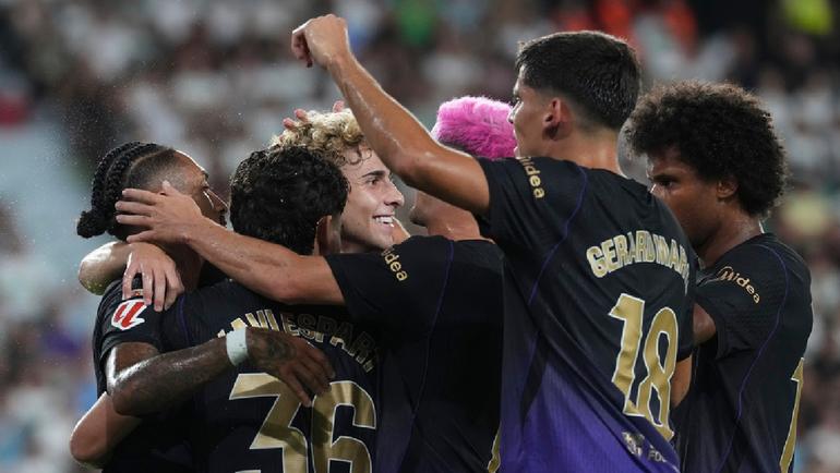 Barcelona festejando ante Elche | AP