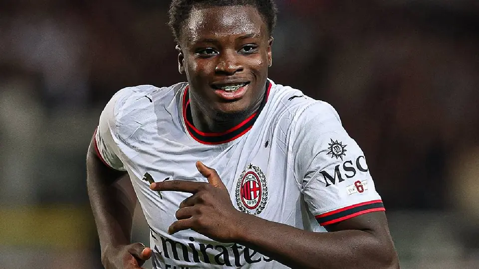 Alfadjo Cissé con elAC Milan | x:@acmilan