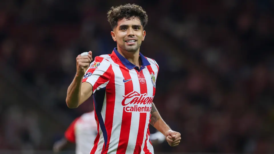 Ricardo Marín, en festejo de gol, con Chivas | MEXSPORT