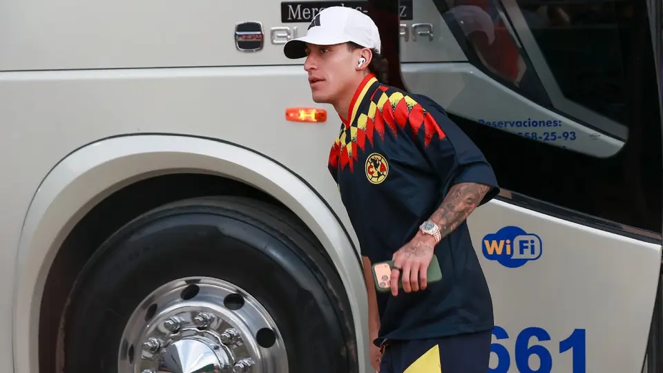 Alejandro Zendejas en llegada a un partido con América | MEXSPORT