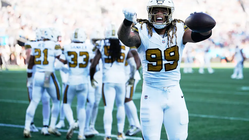 Chase Young, defensivo de Saints | AP