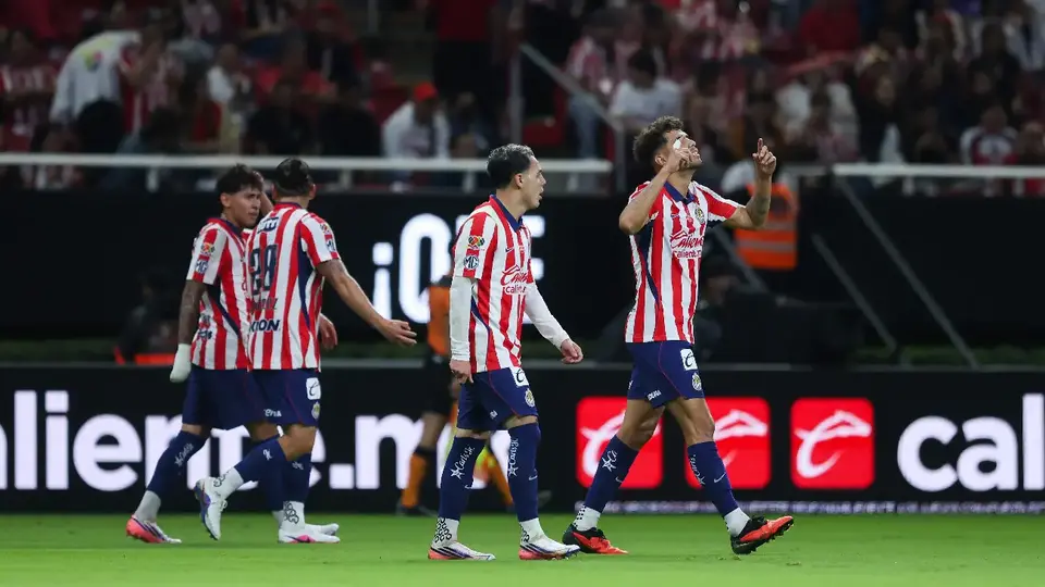 Chivas aplasta 5-2 a Tijuana y liga su segunda victoria del torneo